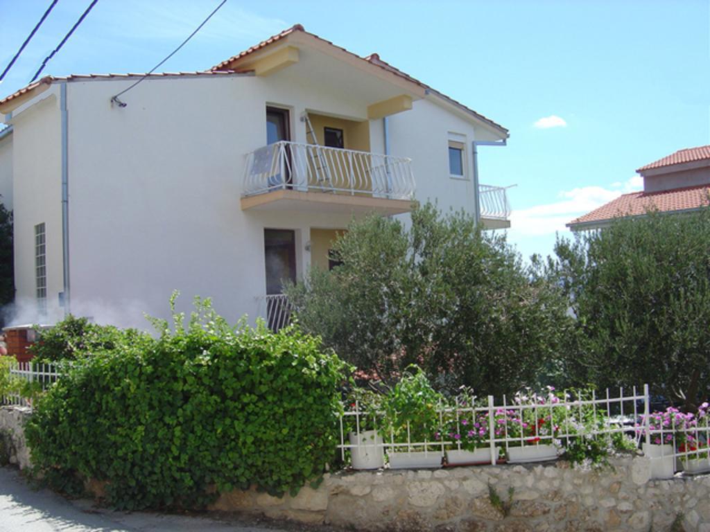 Apartments Bilic Nemira Omiš Exteriör bild